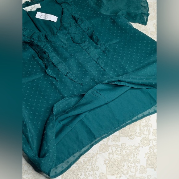 LOFT Teal Hunter Green Ruffle Front Swiss Dot Blouse Women’s Large NWT - Picture 4 of 9